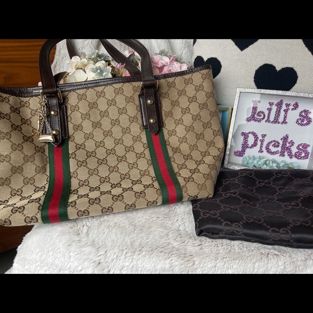 S O L D In good condition, no damage, with dust bag